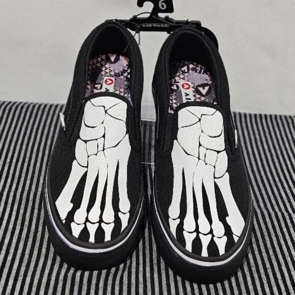 New AIRWALK GOTH BLACK CANVAS SKETETON TOES SLIP ON SNEAKERS SHOES  7 ½ Womans - Picture 1 of 8
